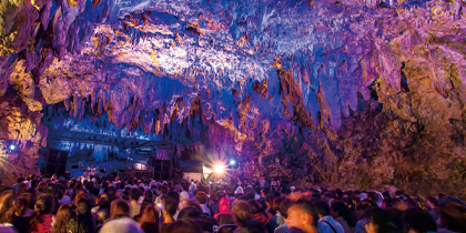 ケイブカフェ ホールレンタル